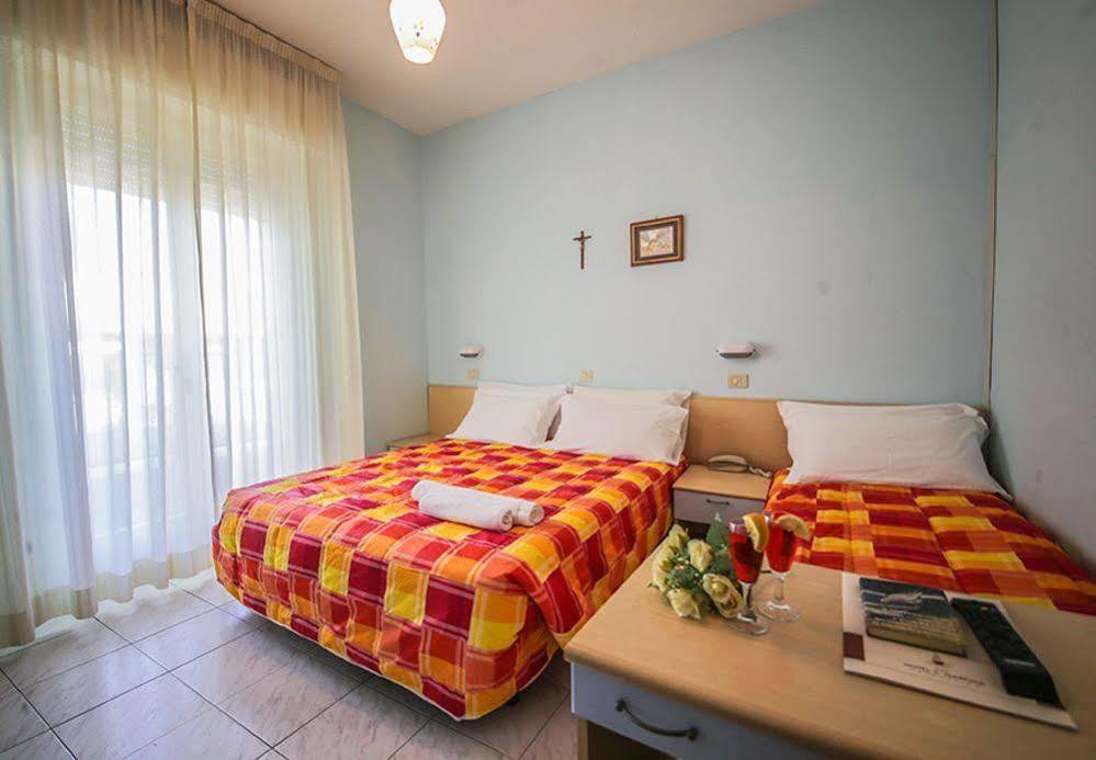 Hotel Santa Martina Вилламарина Экстерьер фото